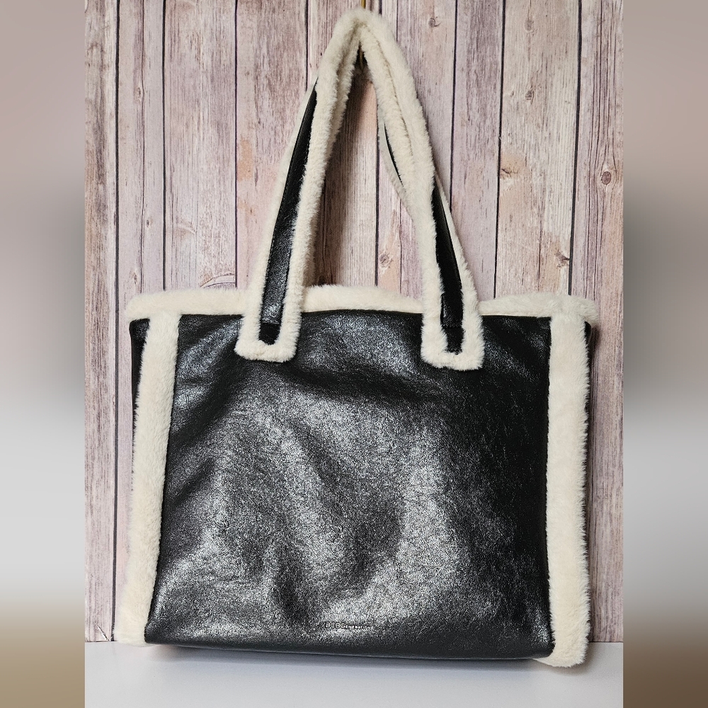 BCBGENERATION Large Tote Bag NWT HOST PICK 🎉